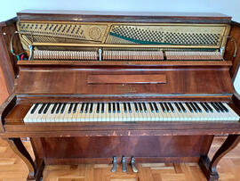 Piano de armário, marca Weimar